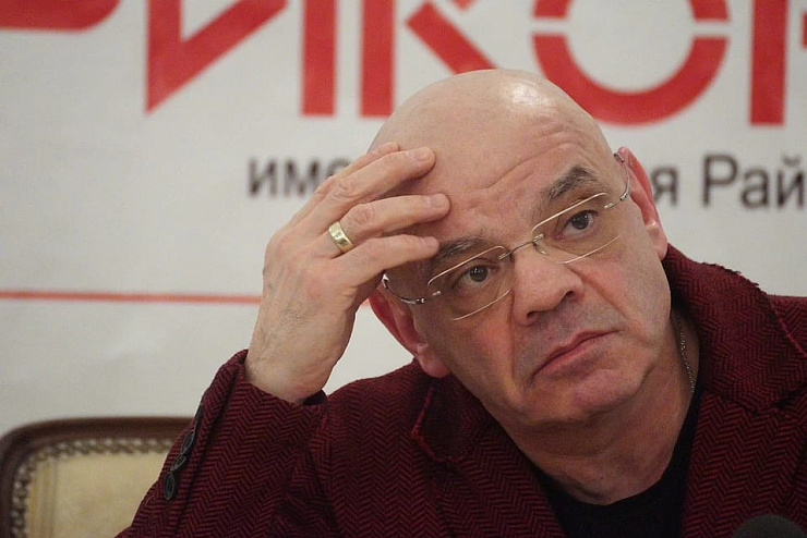 Константин Райкин выступил в поддержку Купаловского театра в Минске - фотография