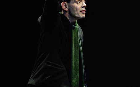 Найдены новые фотографии спектакля Роберта Стуруа «Гамлет»! - изображение анонса